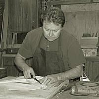 Dan Davis of Davis Guitars - Custom guitar luthier